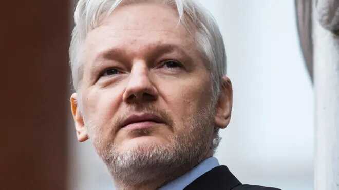 Джулиан Ассанж, основатель WikiLeaks, официально освобожден