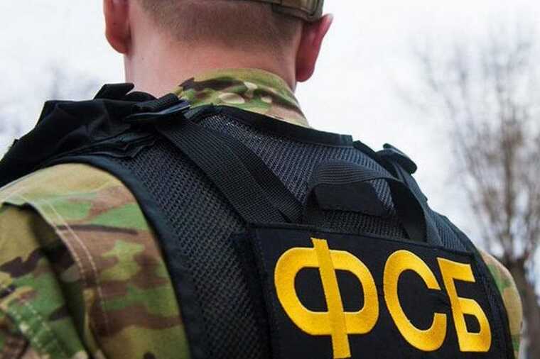 30 миллионов и конверт с порошком: сотрудника УФСБ Омска уволили за сомнительные методы